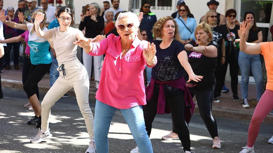 La &#039;Shopping Hill&#039; convierte a la Viñuela en una fiesta