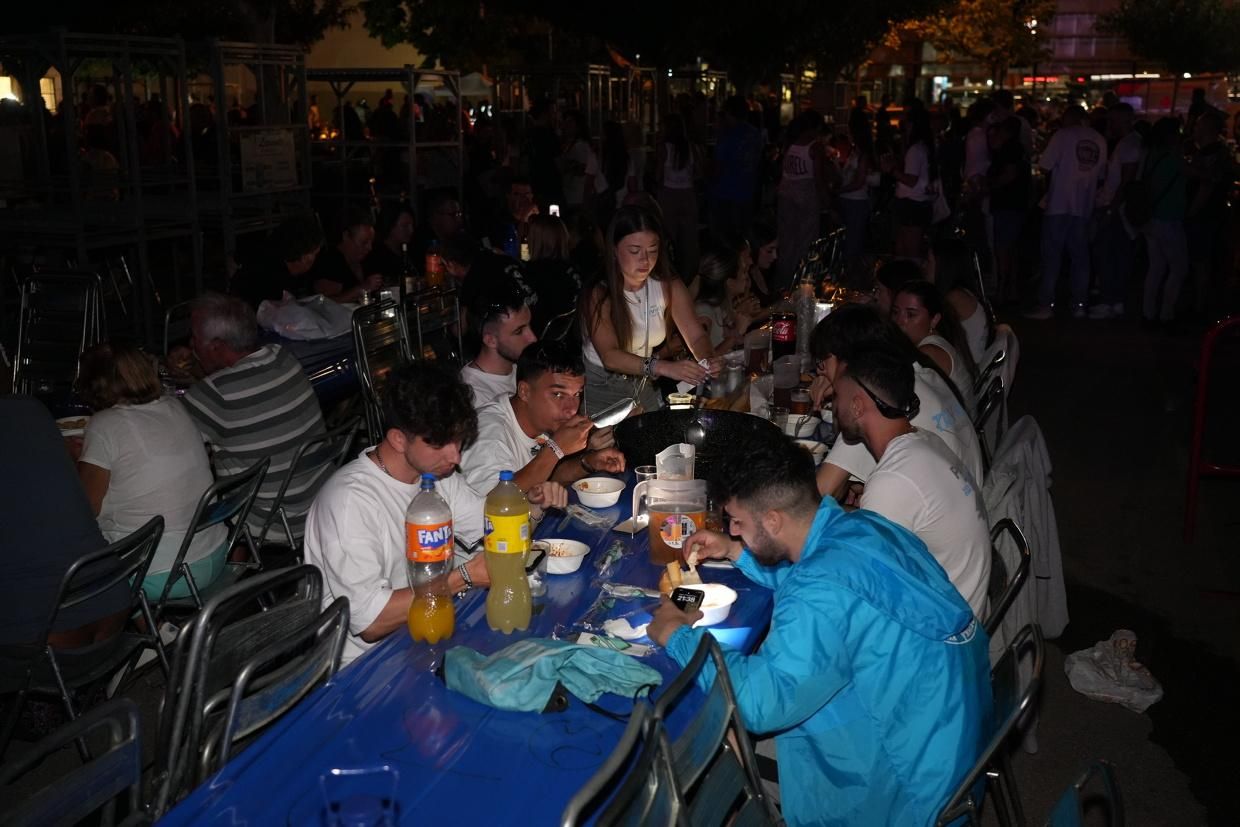 Galería: Les imatges del sopar de tombet de les penyes en les festes de Vila-real