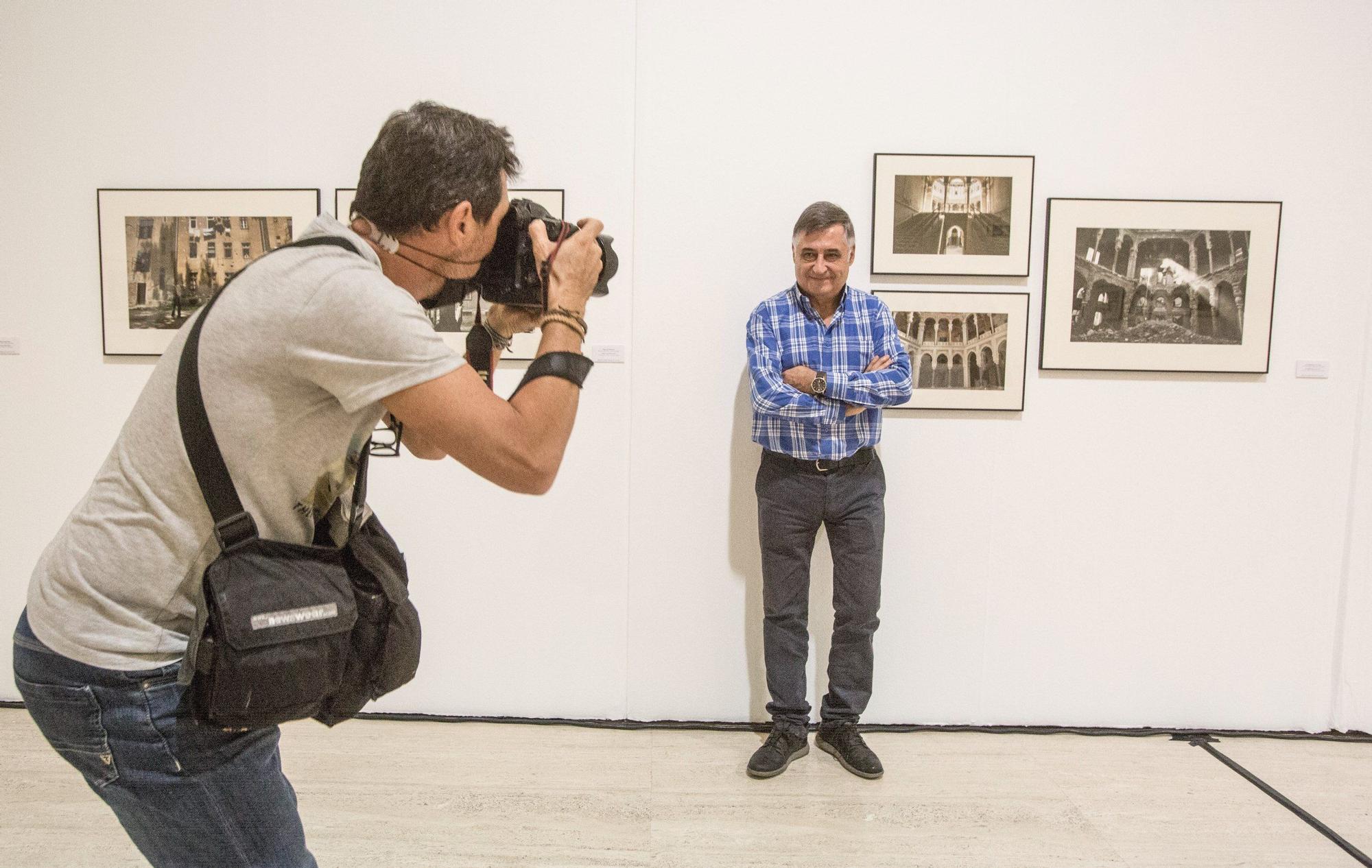 Gervasio Sánchez expone en el MUA imágenes de la Sarajevo tomadas en 1992 y 1993