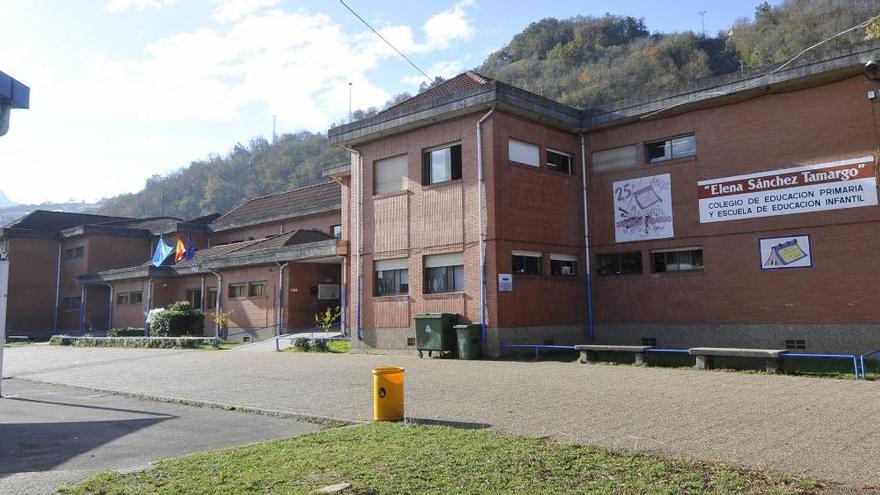 Asaltan por segunda vez este mes el colegio Elena Sánchez Tamargo de Pola de Laviana