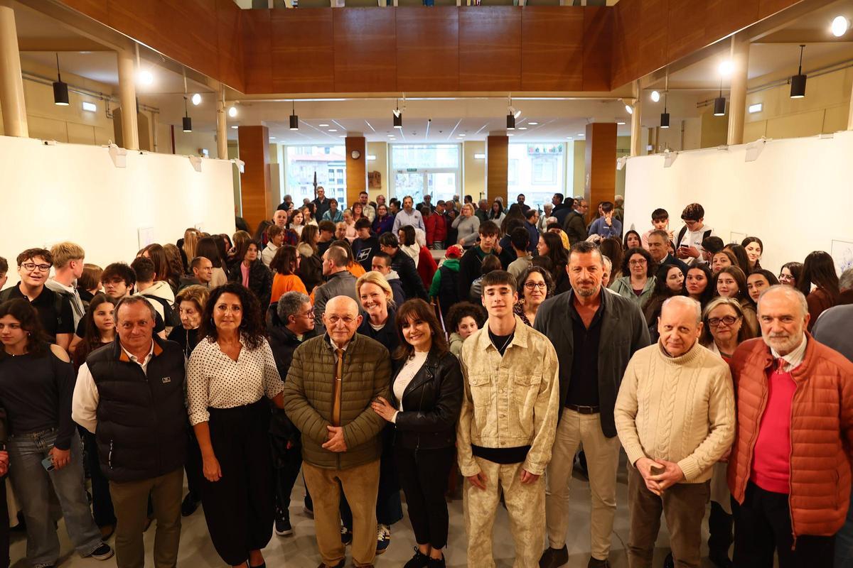 EN IMÁGENES: El arte a bolígrafo del artista de 16 años Aarón Martínez desembarca en Avilés