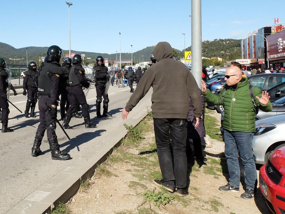 Tsunami Democràtic realitza talls intemitents a l'N-II a la Jonquera