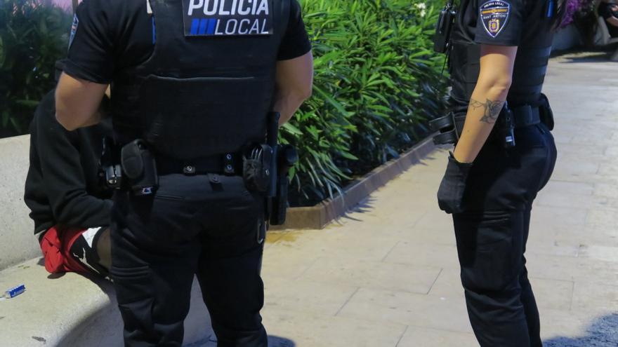 Nueve detenidos por vender gas de la risa en Sant Antoni