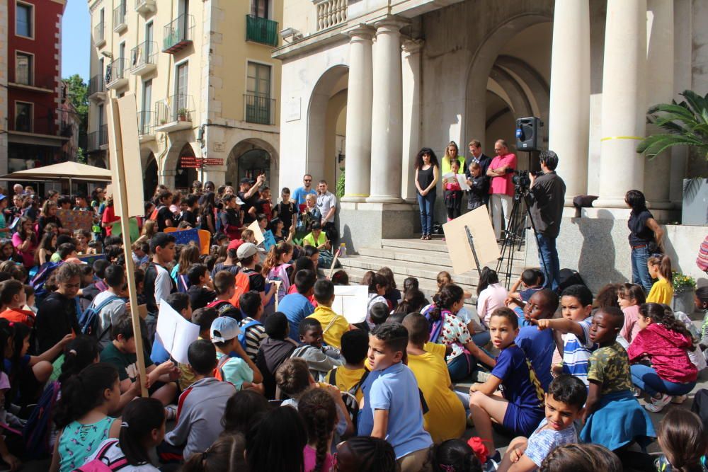 Escolars de Figueres contra el canvi climàtic