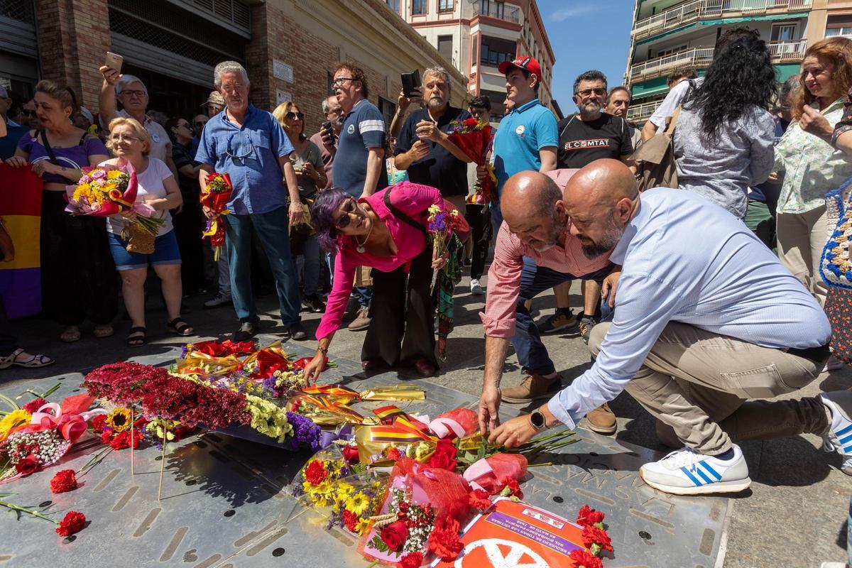 Homenaje a las víctimas del bombardeo del Mercado Central en 1938, uno de los actos promovidos por la Comisión Cívica.