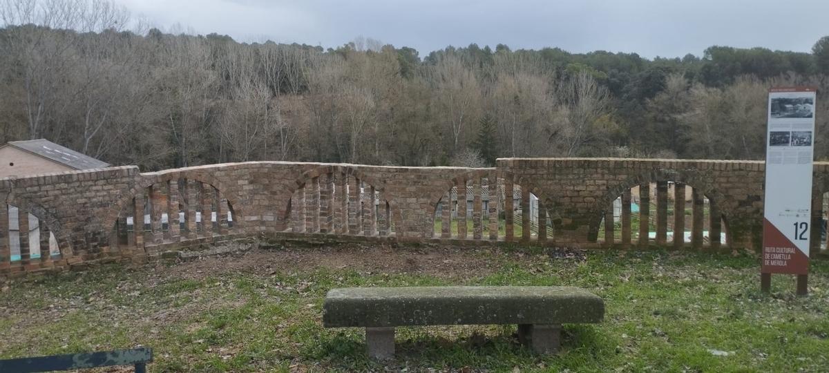 El tram de barana reconstruïda a la Miranda