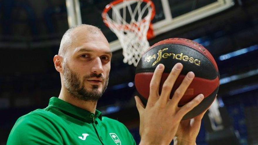 Simonovic: &quot;El Unicaja es uno de los favoritos para ganar la Eurocup&quot;