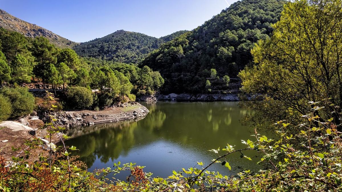 El rincón de Castilla y León que nadie conoce: tiene una piscina natural y una ruta de senderismo única en el mundo