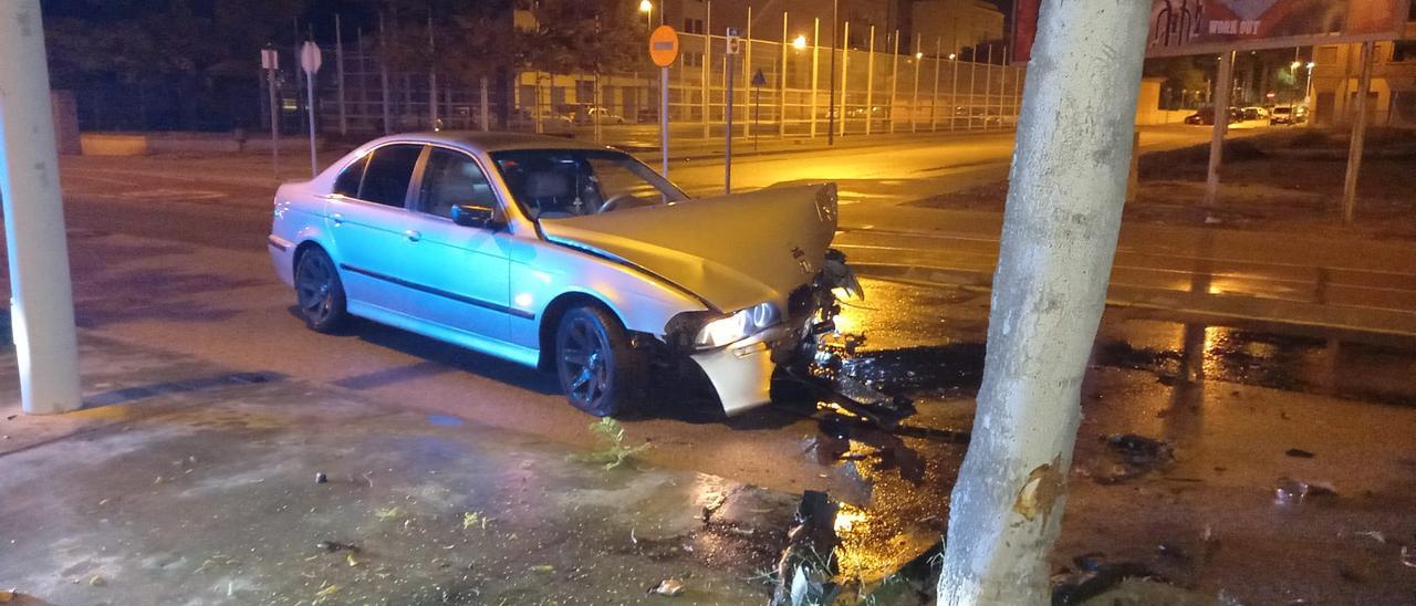 Estado de uno de los tres vehículos accidentados durante los fines de semana de noviembre en Novelda.