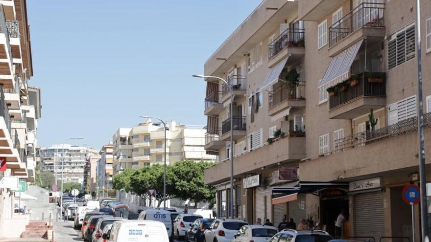 Multa de 47.200 euros por alquilar a 13 personas un piso que es para seis en Mallorca