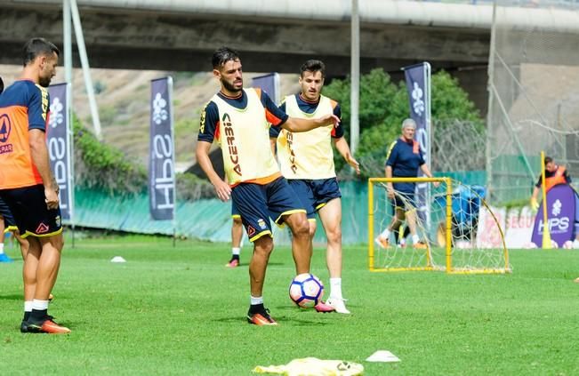 Entrenamienro de la UD Las Palmas previo a la ...