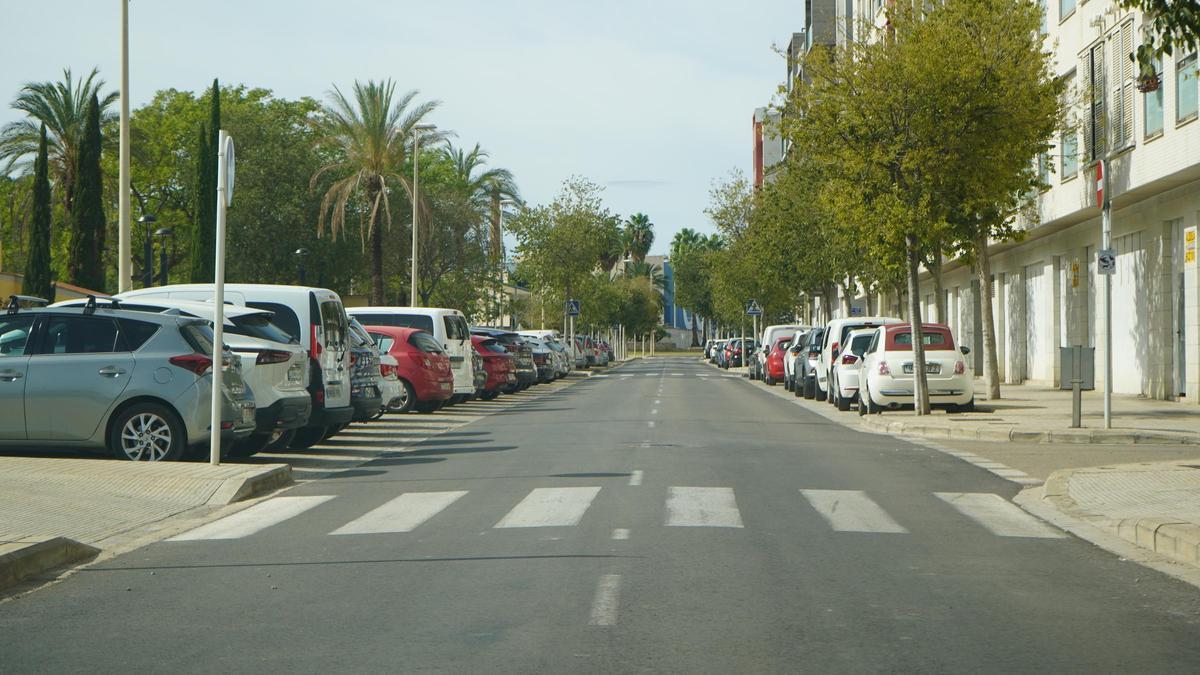 Paso de peatones en la avenida Corts Valencianes de Xàtiva.