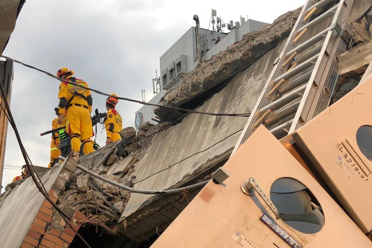 Imagenes del violento terremoto de magnitud 6,8 en Taiwán