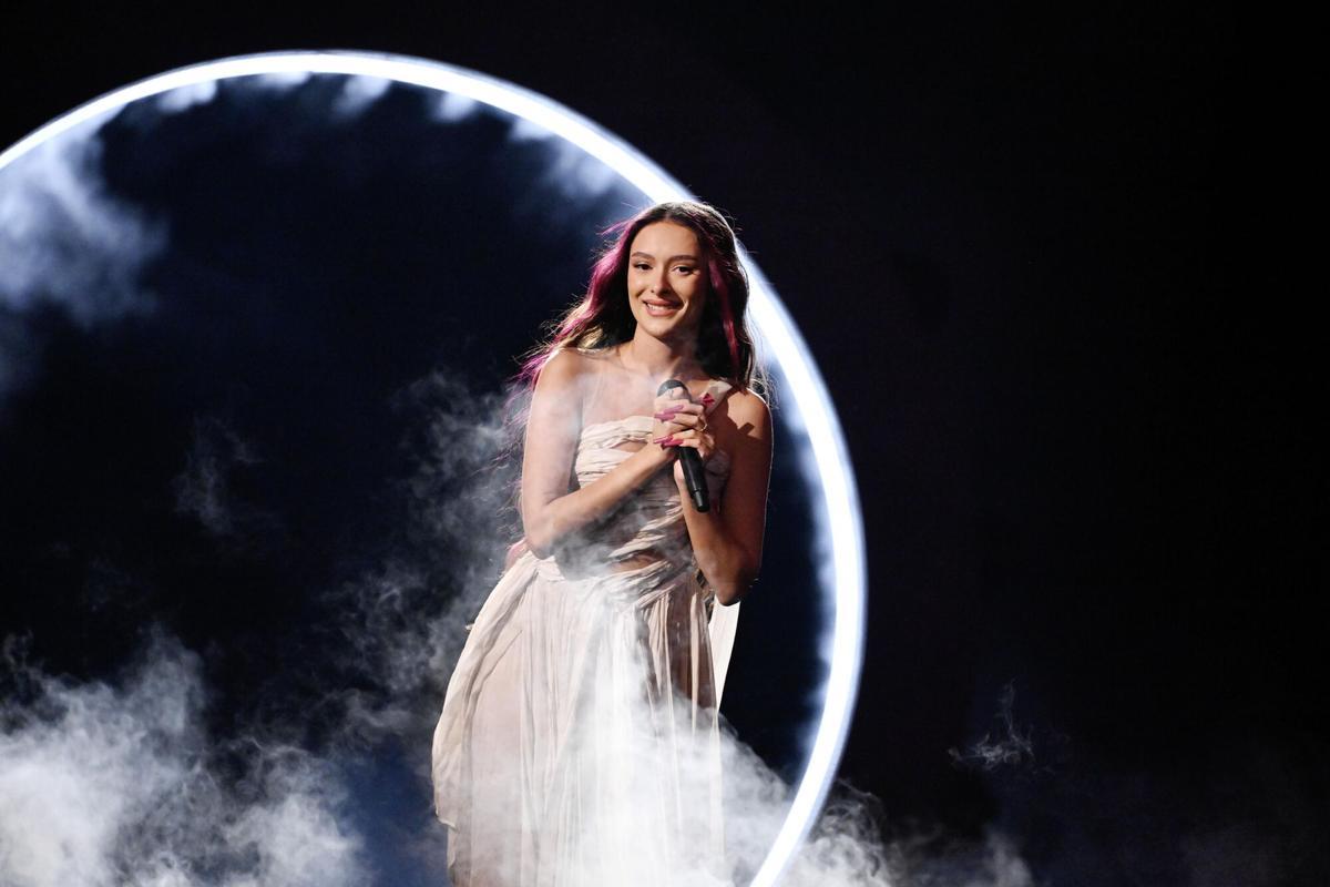 Malmo (Sweden), 08/05/2024.- Eden Golan representing Israel with the song "Hurricane" performs during the first rehearsal of the second semi-final of the Eurovision Song Contest (ESC) at Malmo Arena, in Malmo, Sweden, 08 May 2024. The 68th edition of the Eurovision Song Contest will take place at the Malmo Arena, with the two semi-finals held on 07 and 09 May, and the grand final on 11 May 2024. (Suecia) EFE/EPA/JESSICA GOW SWEDEN OUT. SWEDEN OUT