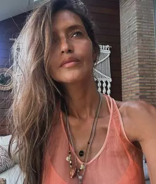 Lara Ferreiro, psicóloga, sobre Sara Carbonero: "Cuando una persona atraviesa una enfermedad, una pérdida o un acontecimiento que altera profundamente su vida, ese episodio puede terminar ocupando demasiado espacio en la manera en que se percibe a sí misma"