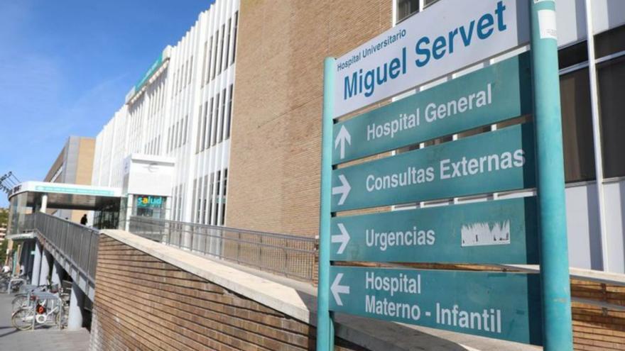 Entrada al Hospital Miguel Servet de Zaragoza. | EL PERIÓDICO