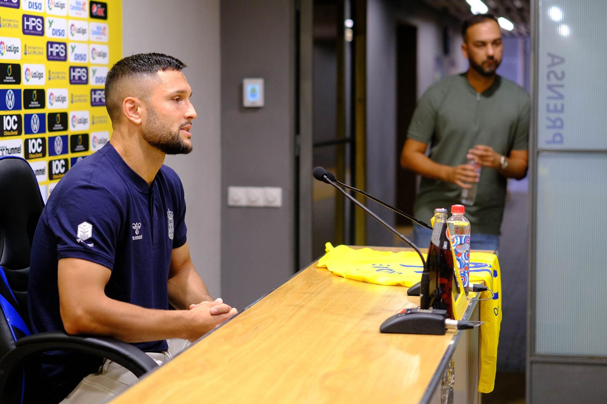 Presentación de Florin Andone, nuevo delantero de la UD Las Palmas