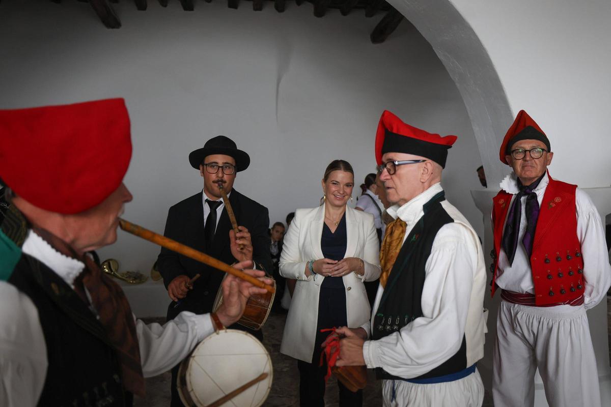 Marga Prohens en las 'Festes de maig' de Santa Eulària