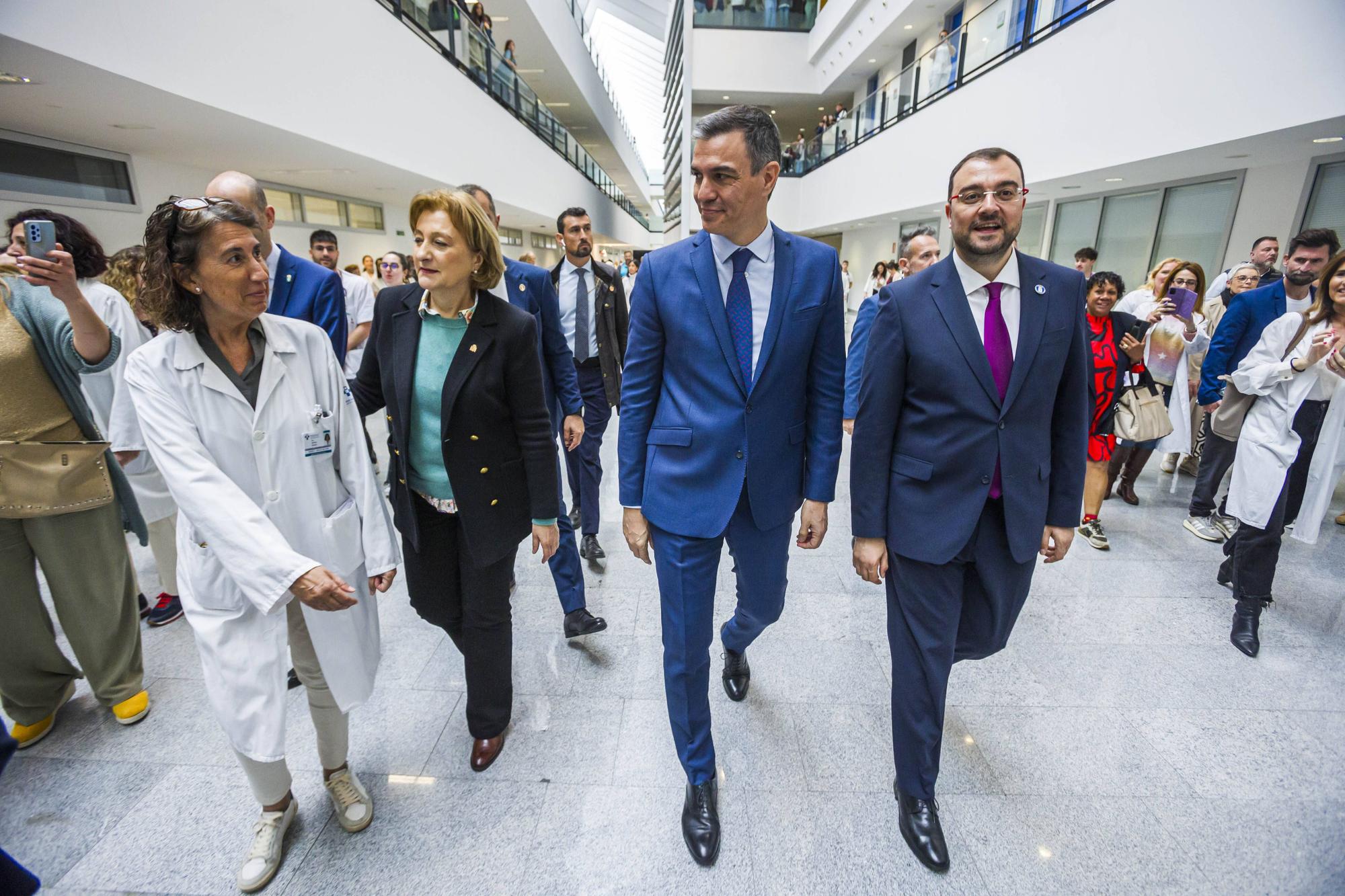 Visita de Pedro Sánchez al Hospital Universitario Central de Asturias (HUCA) en Oviedo