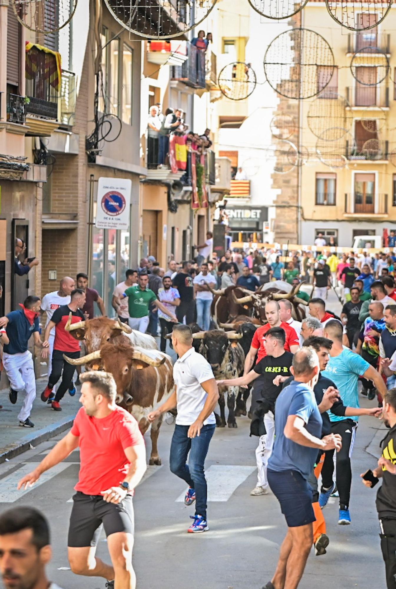 Las fotos del intenso miércoles de 'bous al carrer' de la Fira d'Onda, con la visita de Bruno Soriano.