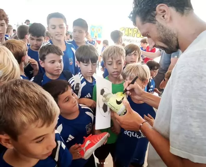 Un exfutbolista de élite se deja ver en el Campus Aqualia de Formentera