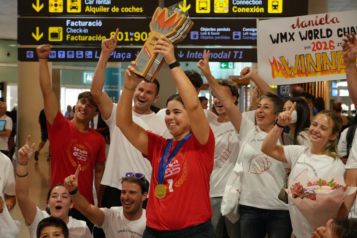Daniela Guillén, a su llegada al aeropuerto de Barcelona.