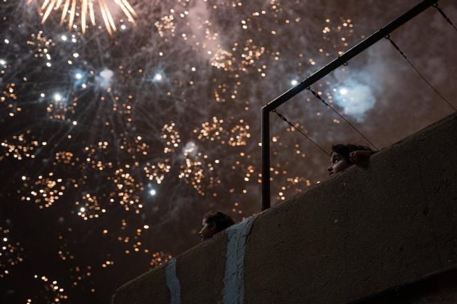 El riesgo de incendios lleva a la cancelación de cientos de fuegos artificiales en localidades de toda España