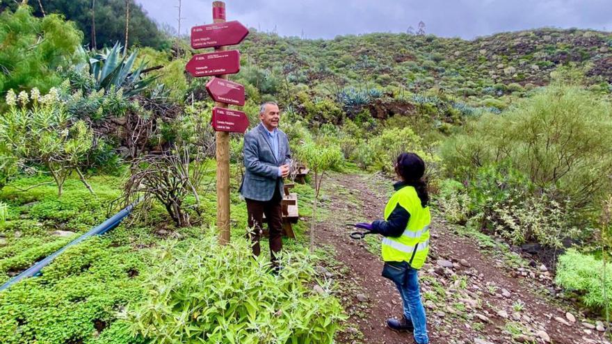 El edil de Medioambiente, Álvaro Monzón, visita el renovado camino. | | LP/DLP