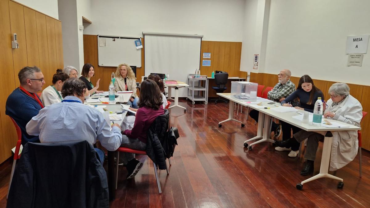 Una imagen de las votaciones en el hospital de Manacor.