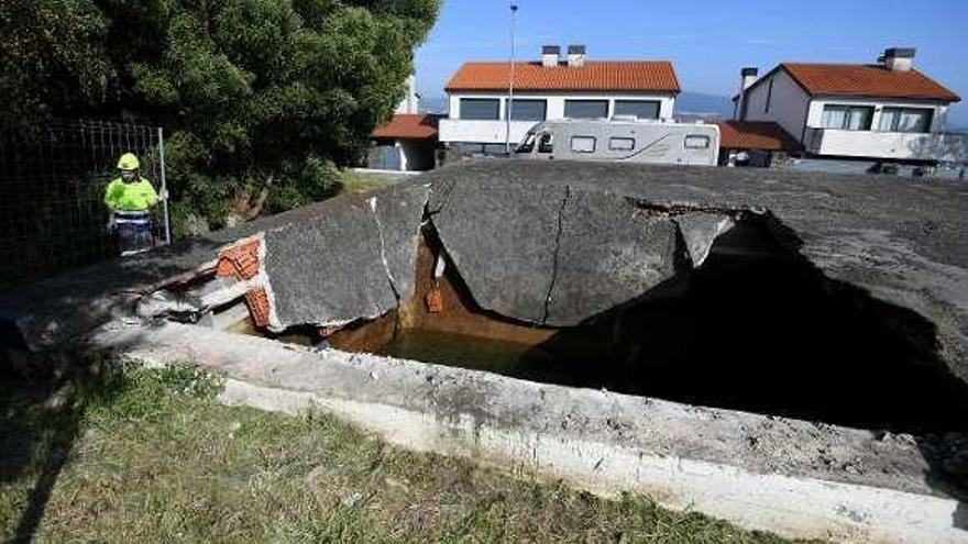 El tejado desplomado del depósito de agua de Boavista. // Gustavo Santos