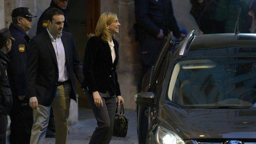 La infanta Cristina regresa a Ginebra tras pasar la noche en Madrid