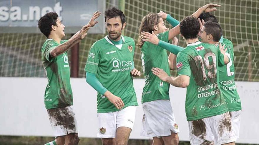 El Cacereño bate al Arroyo en el derbi de proximidad (2-1)