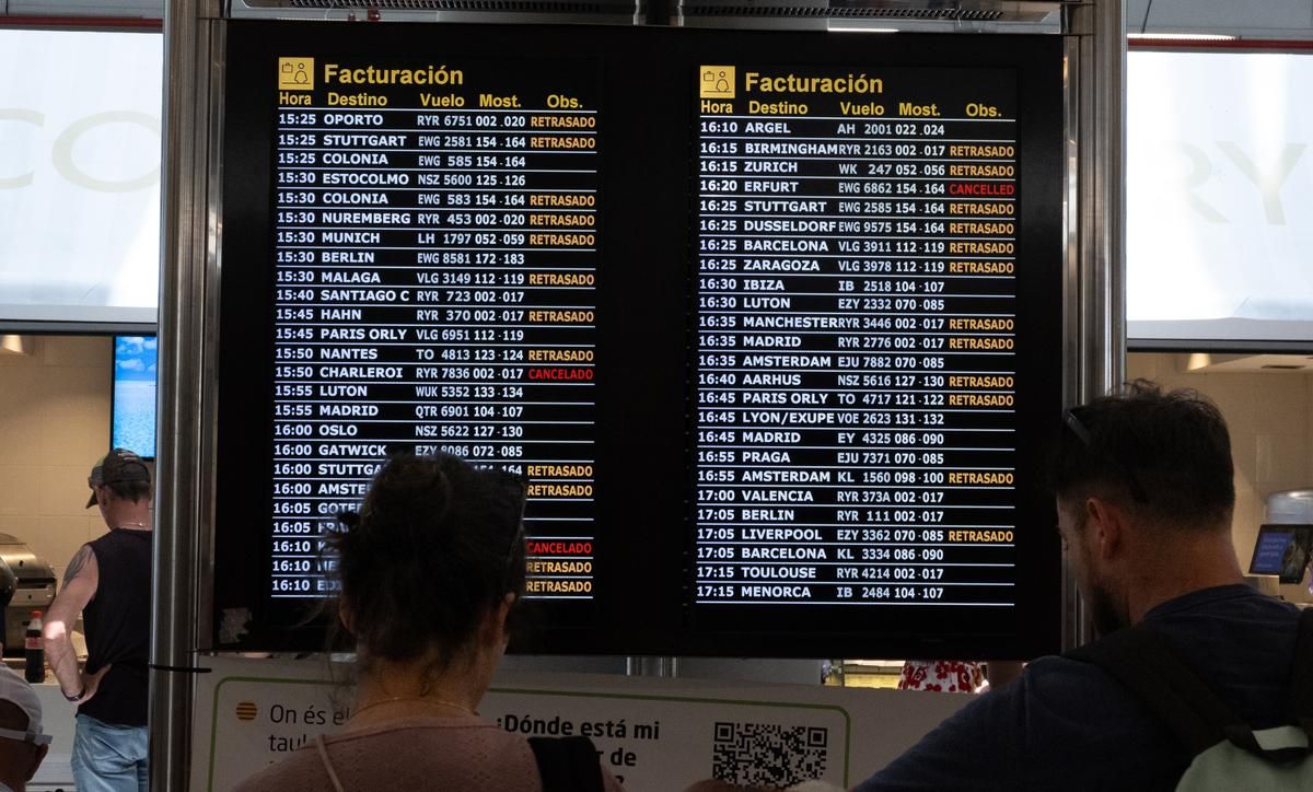Las fotos del aeropuerto de Palma durante la primera jornada de huelga de controladores franceces