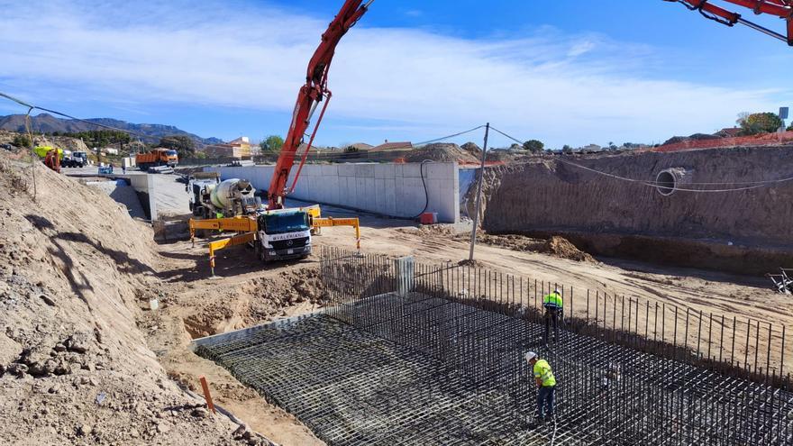 Construyen el paso inferior del ferrocarril del Tramo I de la Ronda de Lorca