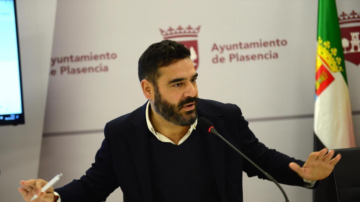 David Dóniga en una rueda de prensa.