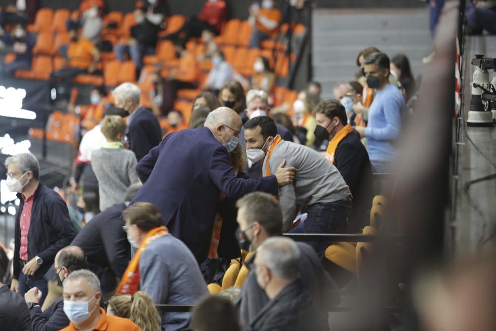 Ambientazo y bufandeo en La Fonteta para buscar el doblete