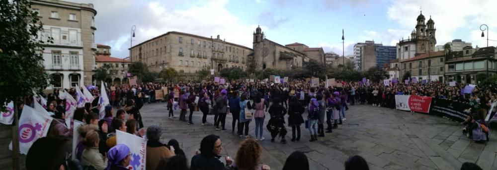 Una multitudinaria manifestación que recorrió la ciudad durante más de una hora denuncia los feminicidios y recuerda que "sin cuidados, no hay vida".