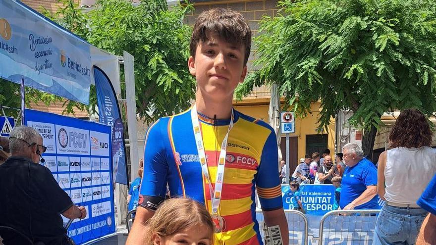 La Escola de Ciclisme de Ontinyent suma dos campeonatos autonómicos en Benicàssim