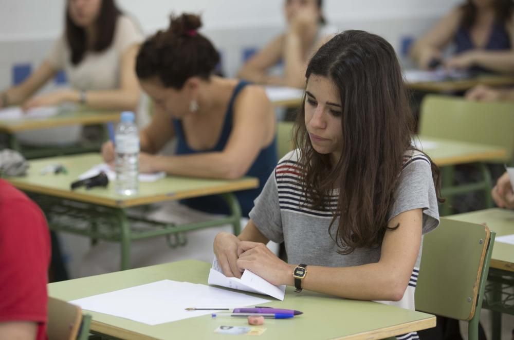 Primer día de las oposiciones a docente en la Comunitat Valenciana