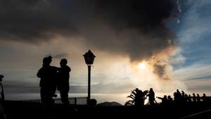 El volcà de La Palma registra explosions «fortes i continuades»