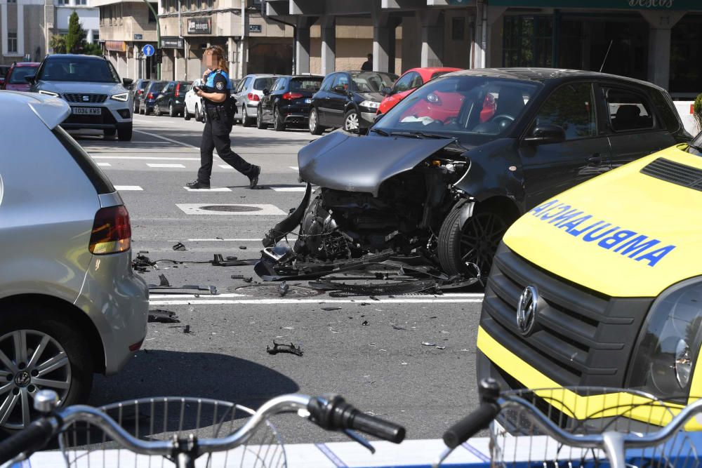 Un accidente corta el tráfico en Manuel Murguía