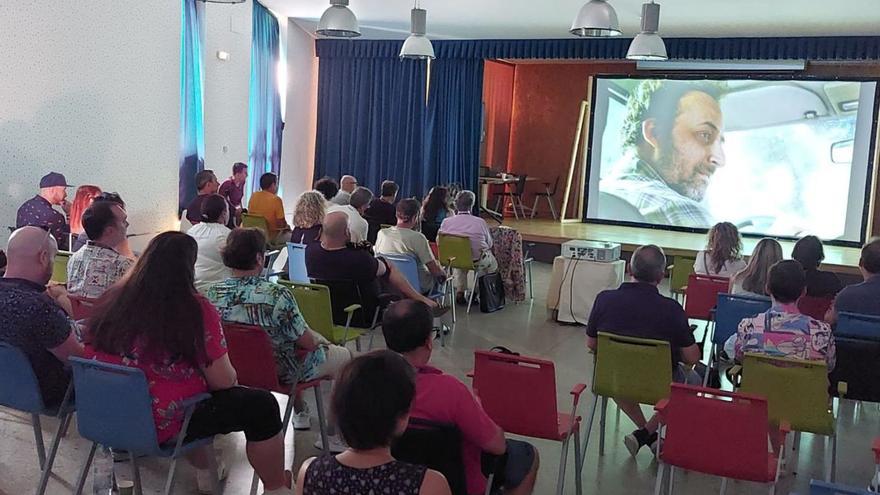 Dos actores desvelan el arte del doblaje en el taller del certamen Corterafest en Camarzana de Tera