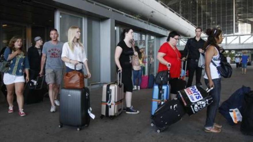 Muchos de los turistas que llegan a Málaga se alojan en apartamentos turísticos alegales y sin ningún control.