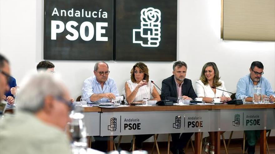 PSOE y Adelante Andalucía estudian sendas enmiendas a la totalidad