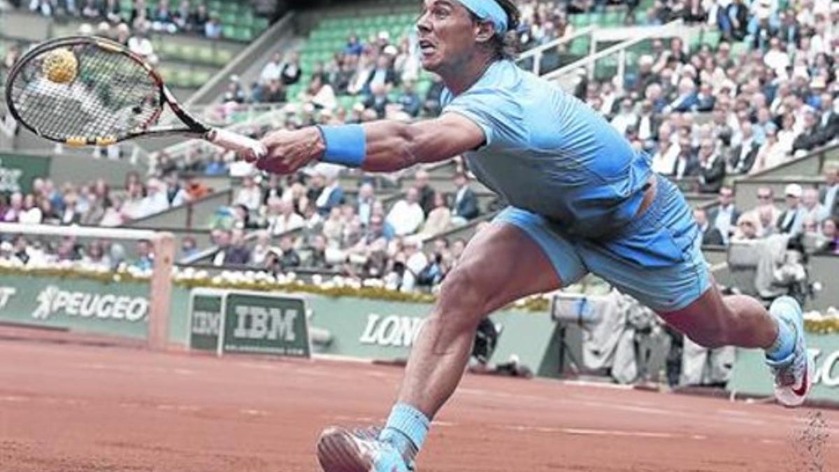 Nadal regresó a la pista central Philippe Chatrier para jugar contra Almagro.