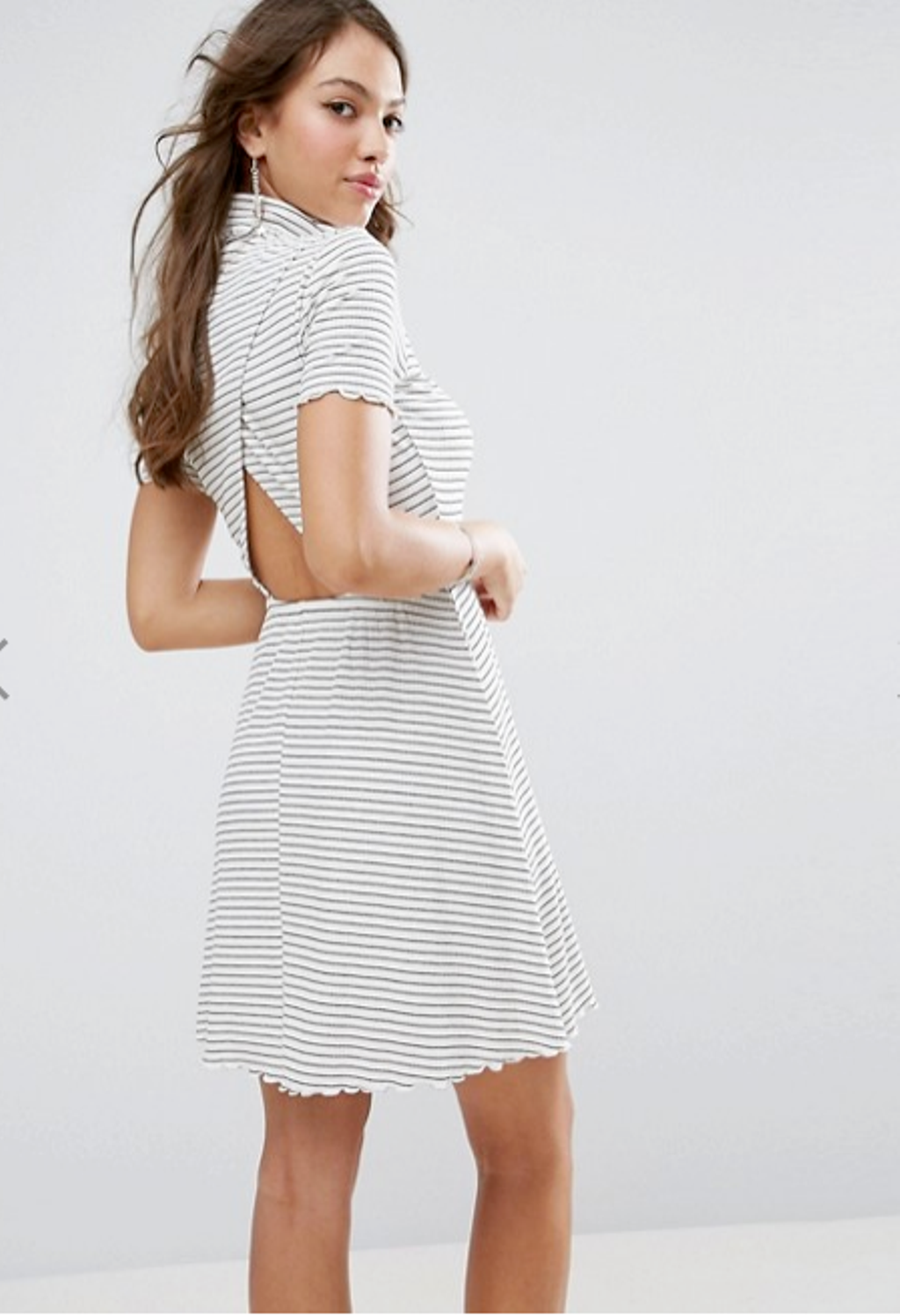 Vestido de rayas cruzado (Precio: 8,99 euros)