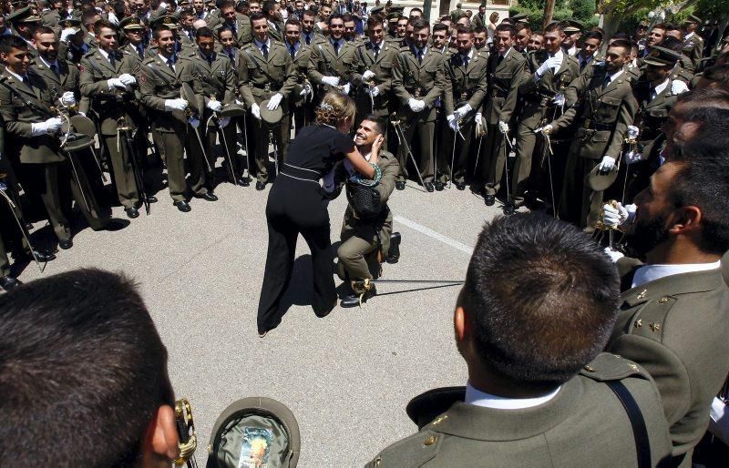 El rey entrega nuevos despachos en la Academia General Militar