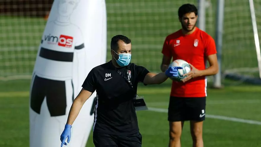 Así se ha entrenado el Granada por primera vez tras el parón