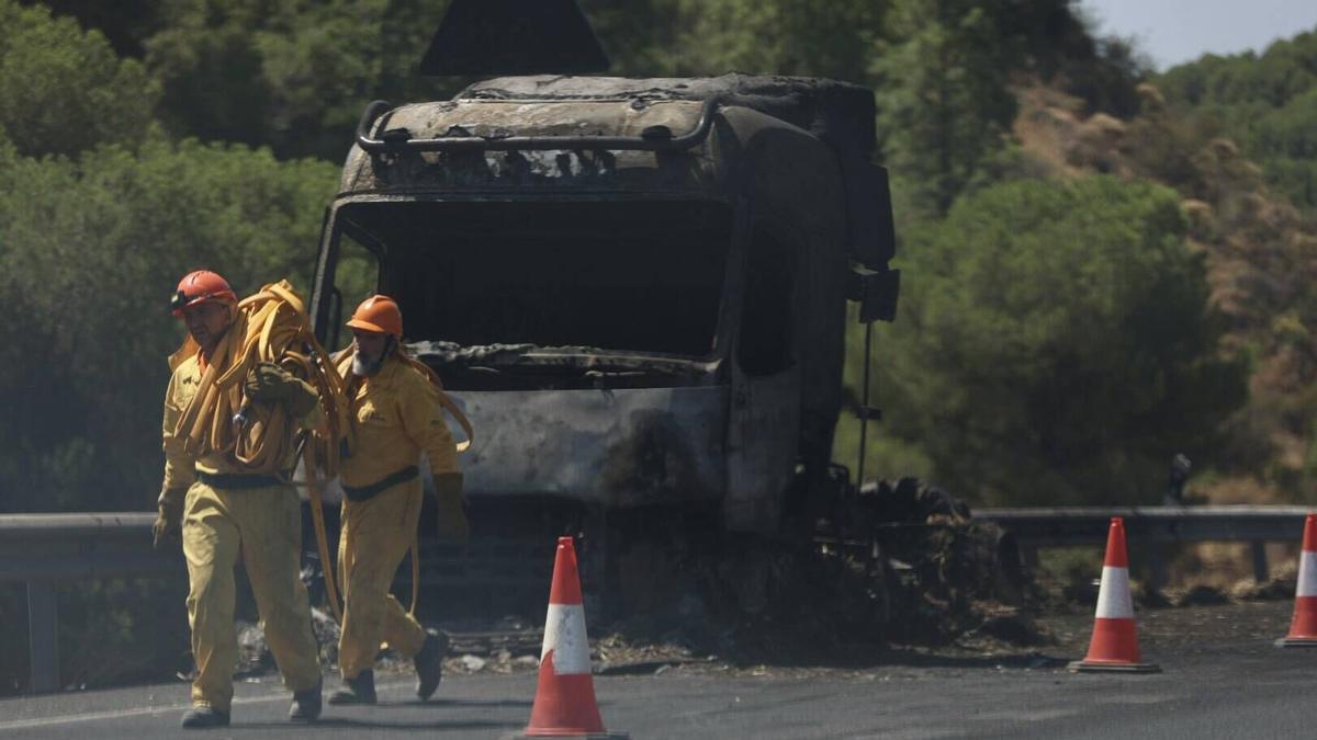 Segunda jornada del incendio en Cerro Muriano: el Infoca trabaja para evitar reactivaciones