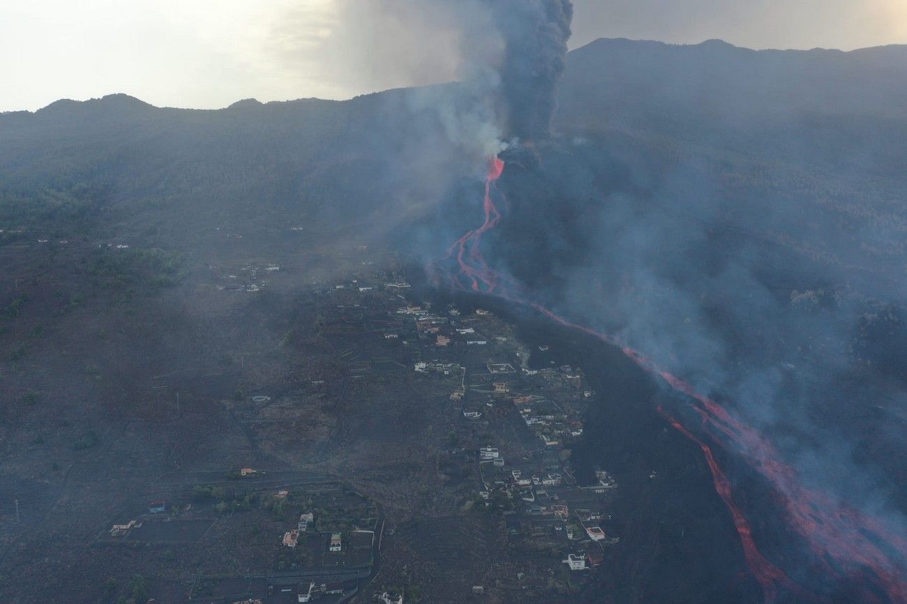 El avance de la lava del volcán de La Palma, a vista de pájaro en el décimo día de erupción